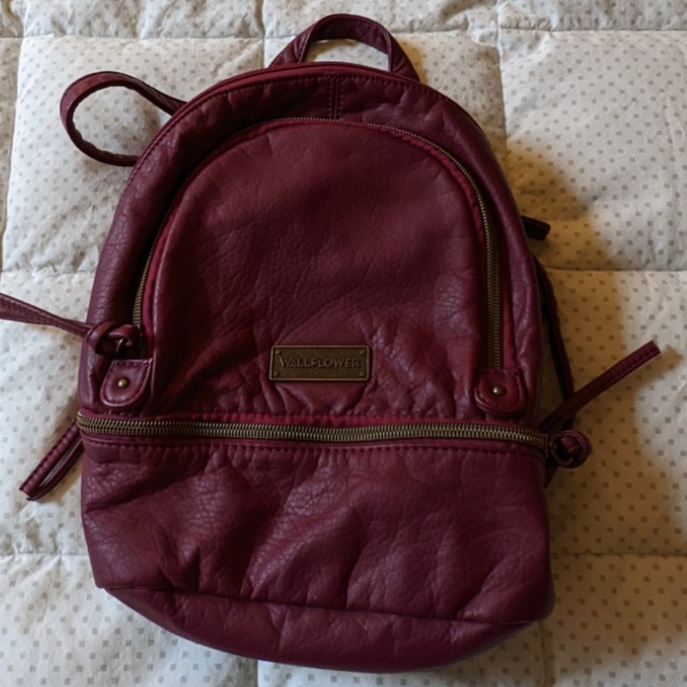 Wallflower Backpack - Picture 2 of 14